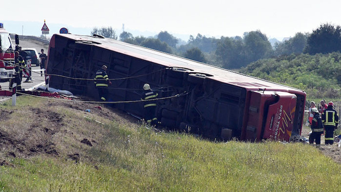 Най-малко 11 загинали при автобусна катастрофа в Хърватия
